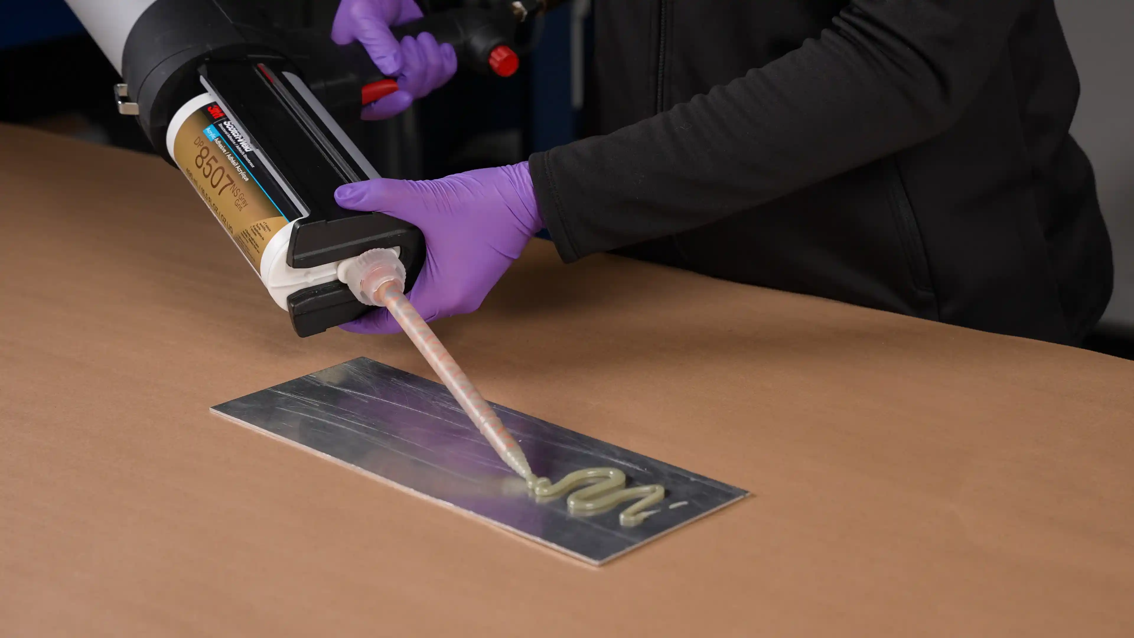 3M™ 스카치-웰드™ 금속 접착용 아크릴 접착제 DP8507NS, 회색, 45 mL 듀오팩 thumbnail 2