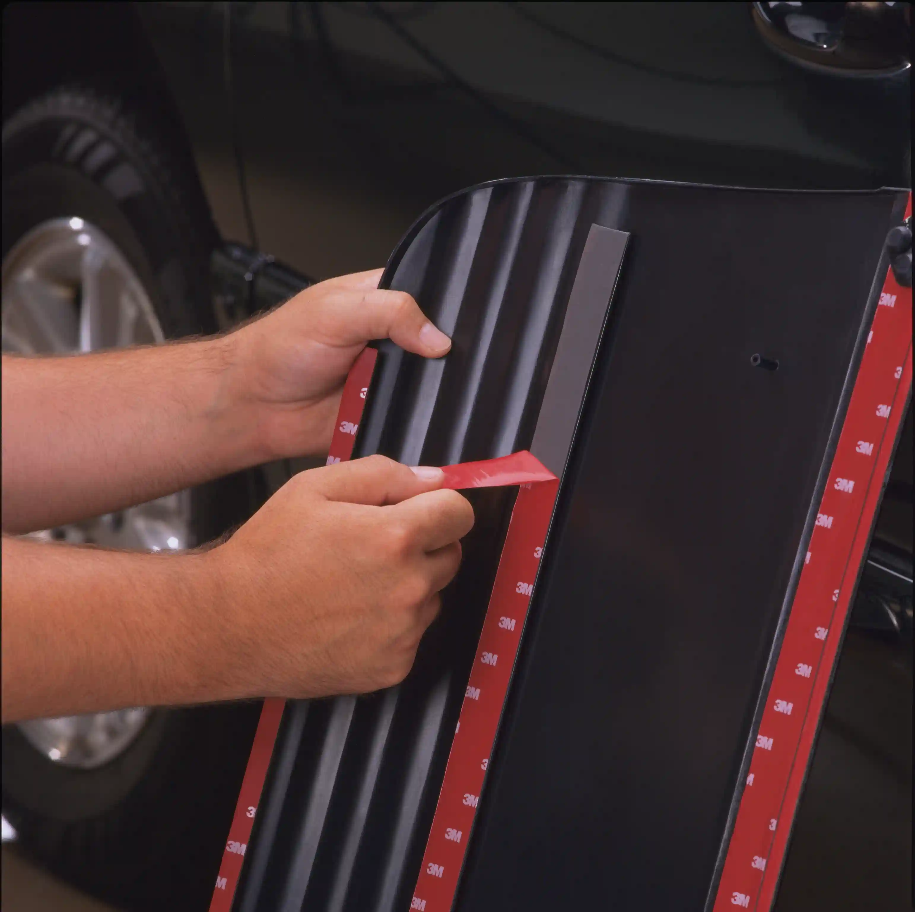 3M™ VHB™ 플라스틱 전용 아크릴 폼 테이프 GPL-040GF, 회색, 600 mm x 33 m thumbnail 4